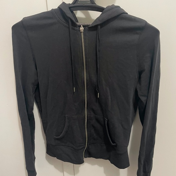 Victoria Secret - Picture 2 of 2